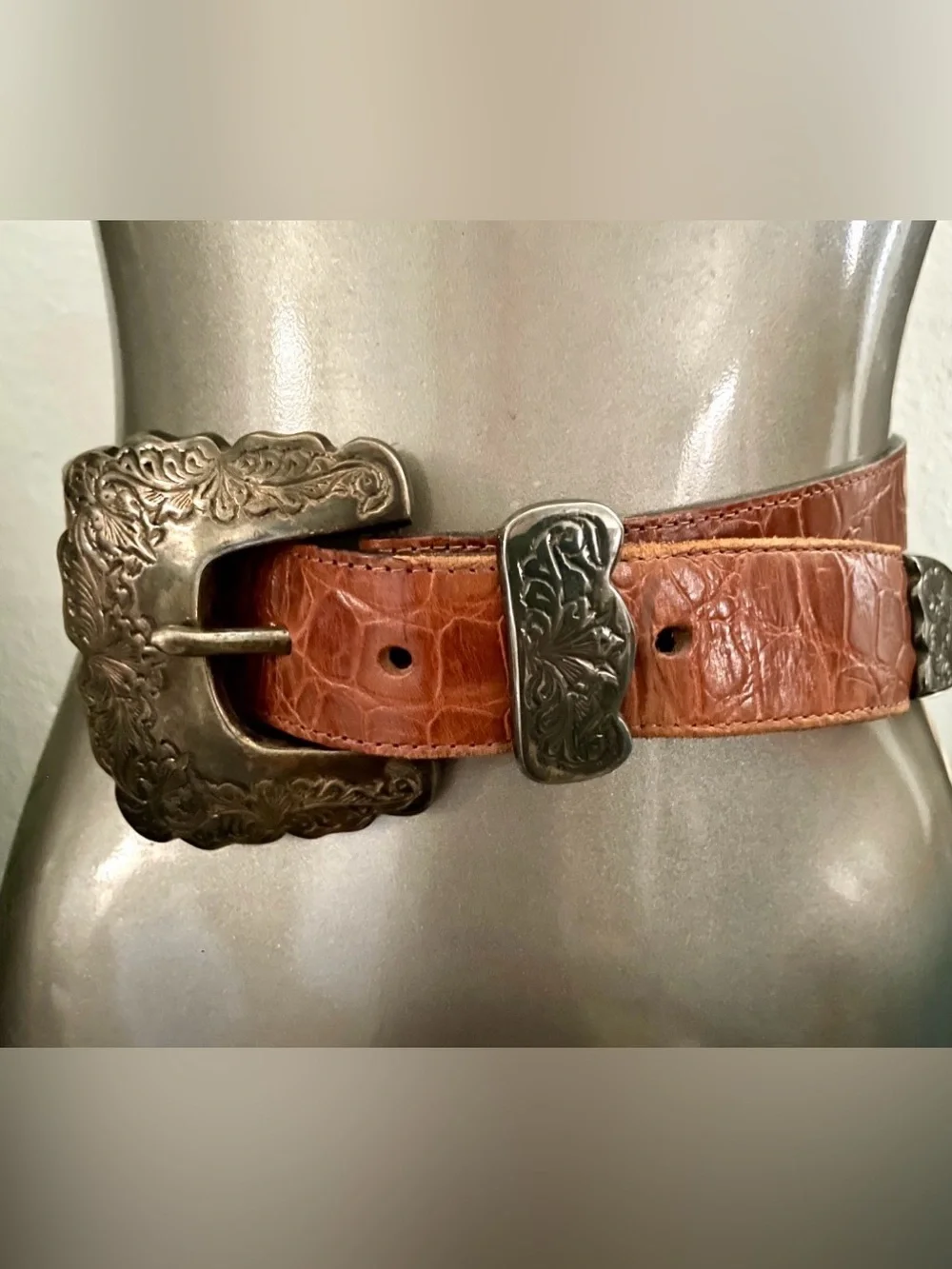 VINTAGE 90’s STREETS AHEAD Croco Embossed Leather BELT From I. MAGNIN Size S